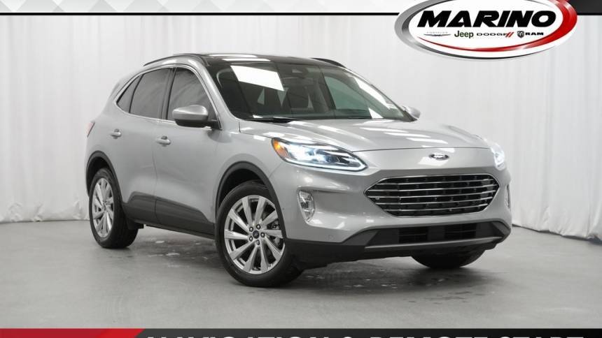 2022 Ford Escape Titanium — SUV — 28,729 mi — Chicago, IL