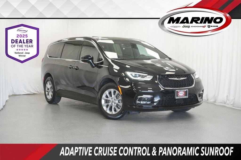 2025 Chrysler Pacifica Select — Minivan — 5,795 mi — Chicago, IL