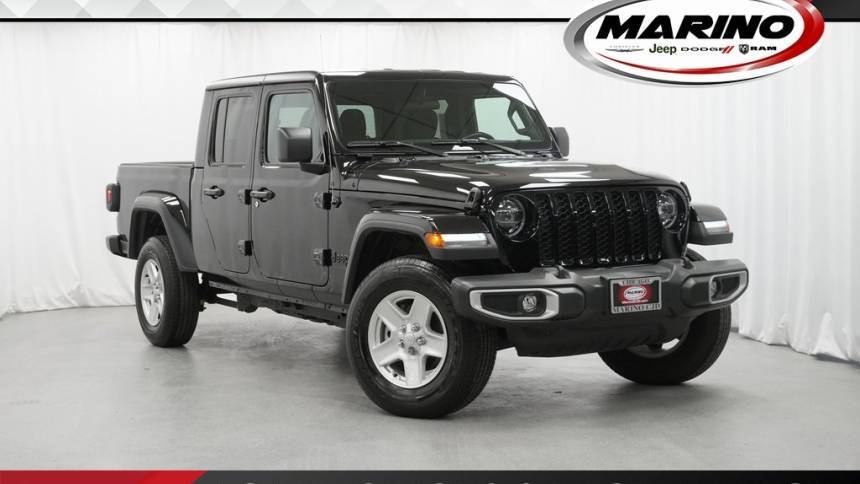 2022 Jeep Gladiator Sport S — Pickup Truck — 15,380 mi — Chicago, IL