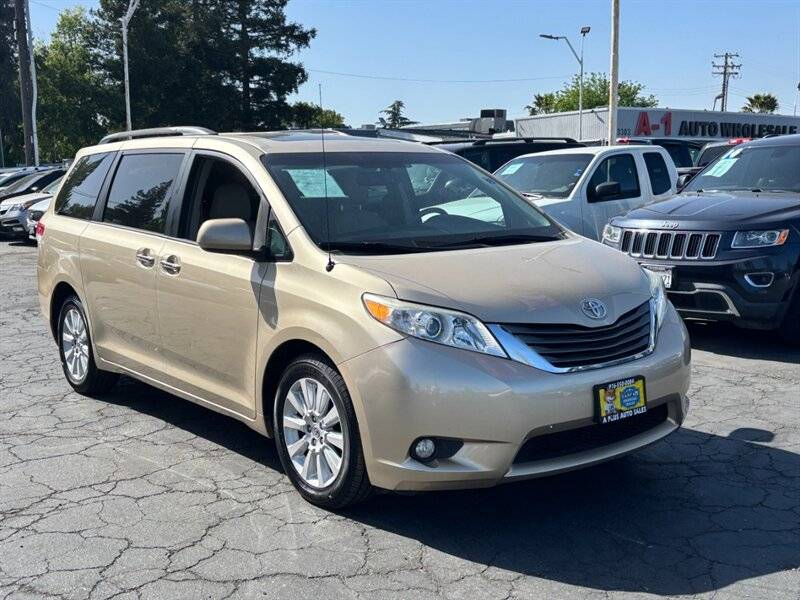 2014 Toyota Sienna XLE — Minivan — 69,661 mi — Sacramento, CA