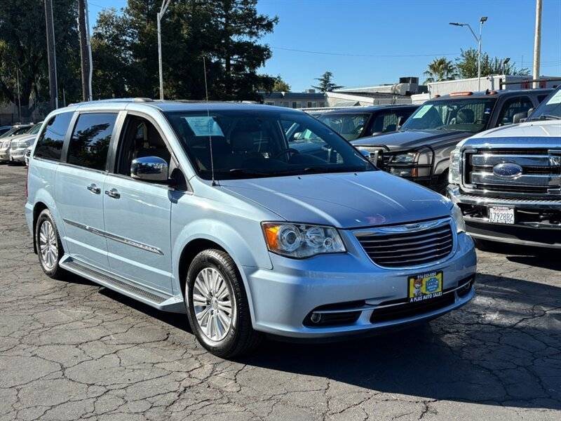 2013 Chrysler Town & Country Limited — Minivan — 84,565 mi — Sacramento, CA