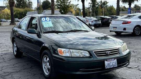 2000 Toyota Camry LE — Sedan — 135,640 mi — Sacramento, CA