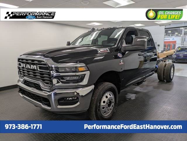 2025 Ram 3500 Chassis Cab Tradesman — Chassis Cab Truck — 35 mi — East Hanover, NJ
