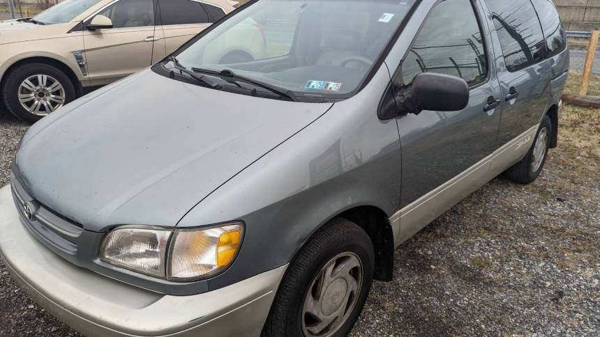 2000 Toyota Sienna XLE — Minivan — 207,936 mi — Clinton, MD