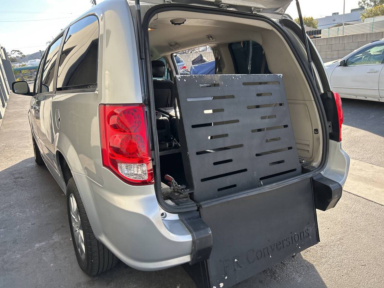 2014 Dodge Grand Caravan American Value Pack — Minivan — 134,000 mi — Escondido, CA