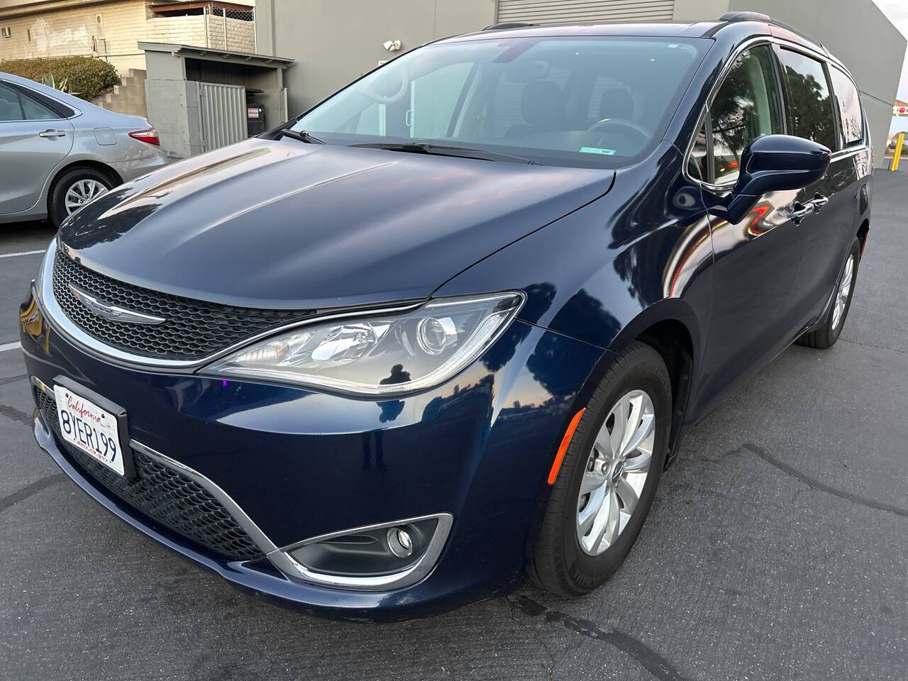 2018 Chrysler Pacifica Touring Plus — Minivan — 71,000 mi — Escondido, CA