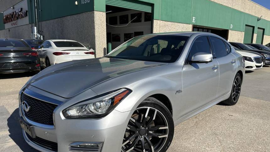 2017 Infiniti Q70 3.7