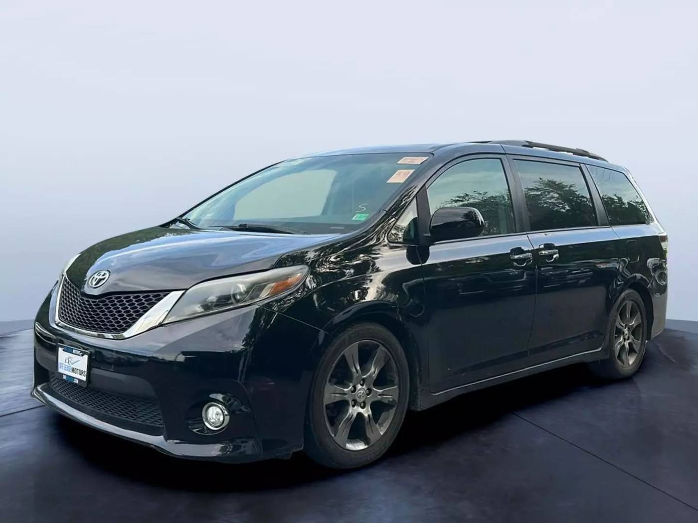 2015 Toyota Sienna SE — Minivan — 87,750 mi — Stafford, VA