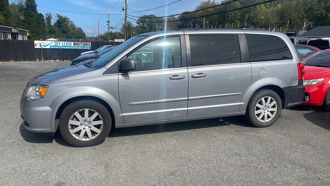 2014 Chrysler Town & Country Touring — Minivan — 197,649 mi — Stafford, VA