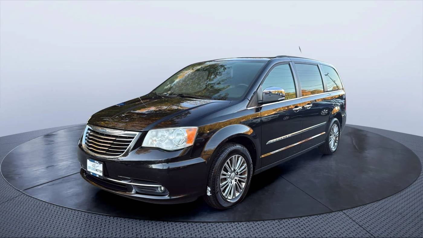 2014 Chrysler Town & Country Touring-L — Minivan — 119,704 mi — Stafford, VA