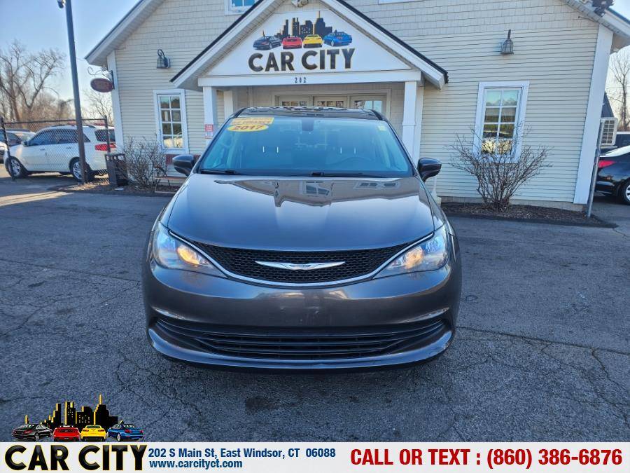 2017 Chrysler Pacifica Touring — Minivan — 131,253 mi — East Windsor, CT