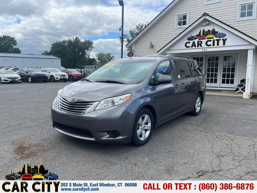 2015 Toyota Sienna LE — Minivan — 147,731 mi — East Windsor, CT