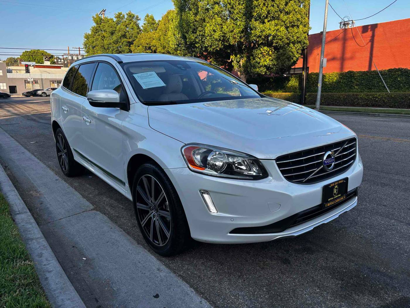 2015 Volvo XC60 T6 Drive-E — SUV — 82,458 mi — Los Angeles, CA