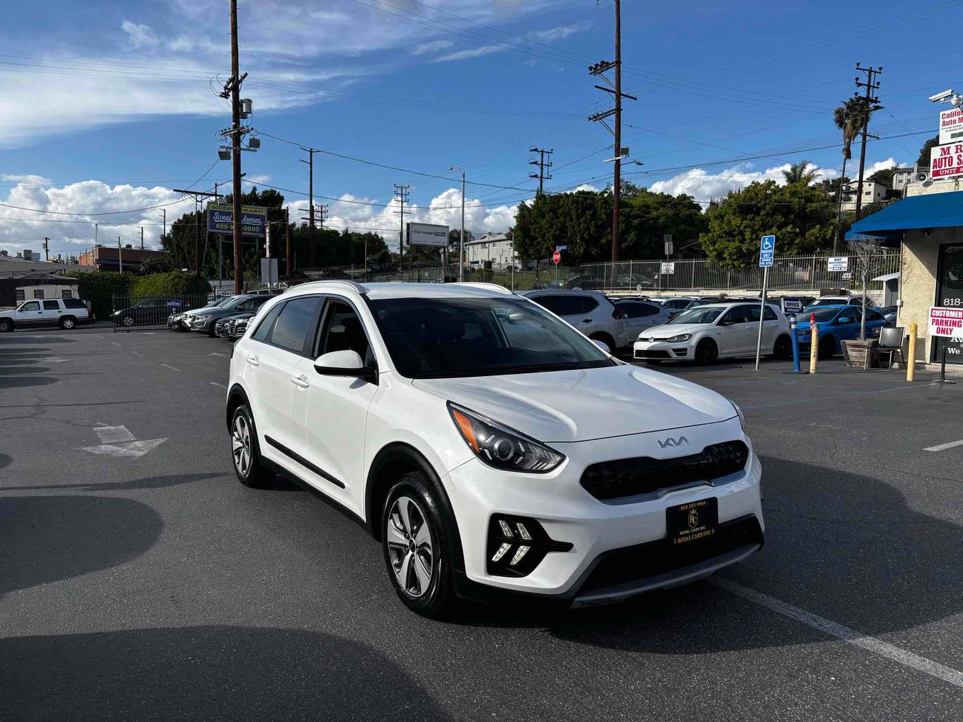 2022 Kia Niro Hybrid LX — SUV — 103,490 mi — Los Angeles, CA