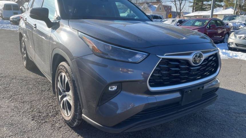 2022 Toyota Highlander XLE — SUV — 30,284 mi — Bristol, CT