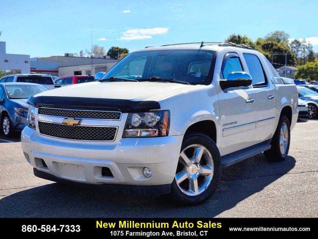 2013 Chevrolet Avalanche LTZ — Pickup Truck — 39,214 mi — Bristol, CT