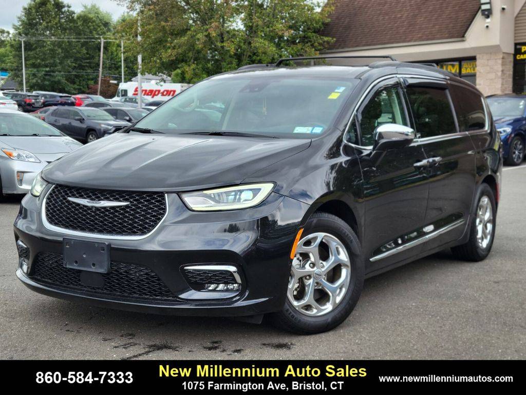 2022 Chrysler Pacifica Limited — Minivan — 80,675 mi — Bristol, CT