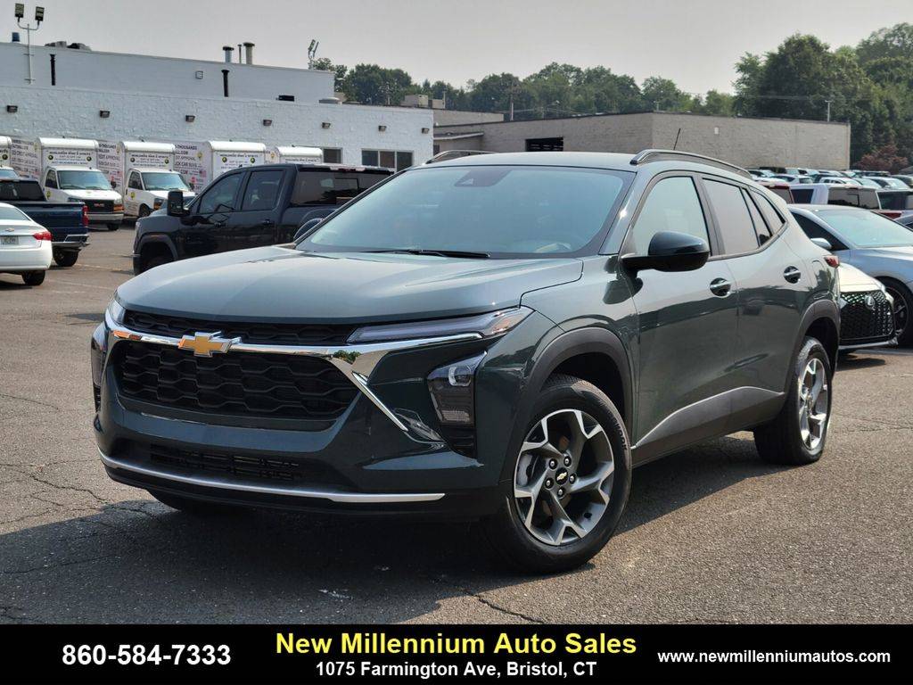 2025 Chevrolet Trax LT — SUV — 801 mi — Bristol, CT