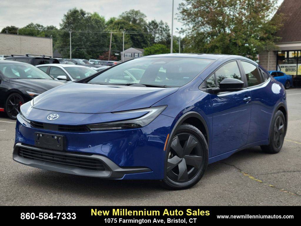 2025 Toyota Prius LE — Hatchback — 6,888 mi — Bristol, CT
