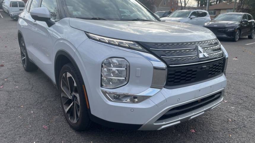 2023 Mitsubishi Outlander SE — SUV — 61,898 mi — Bristol, CT