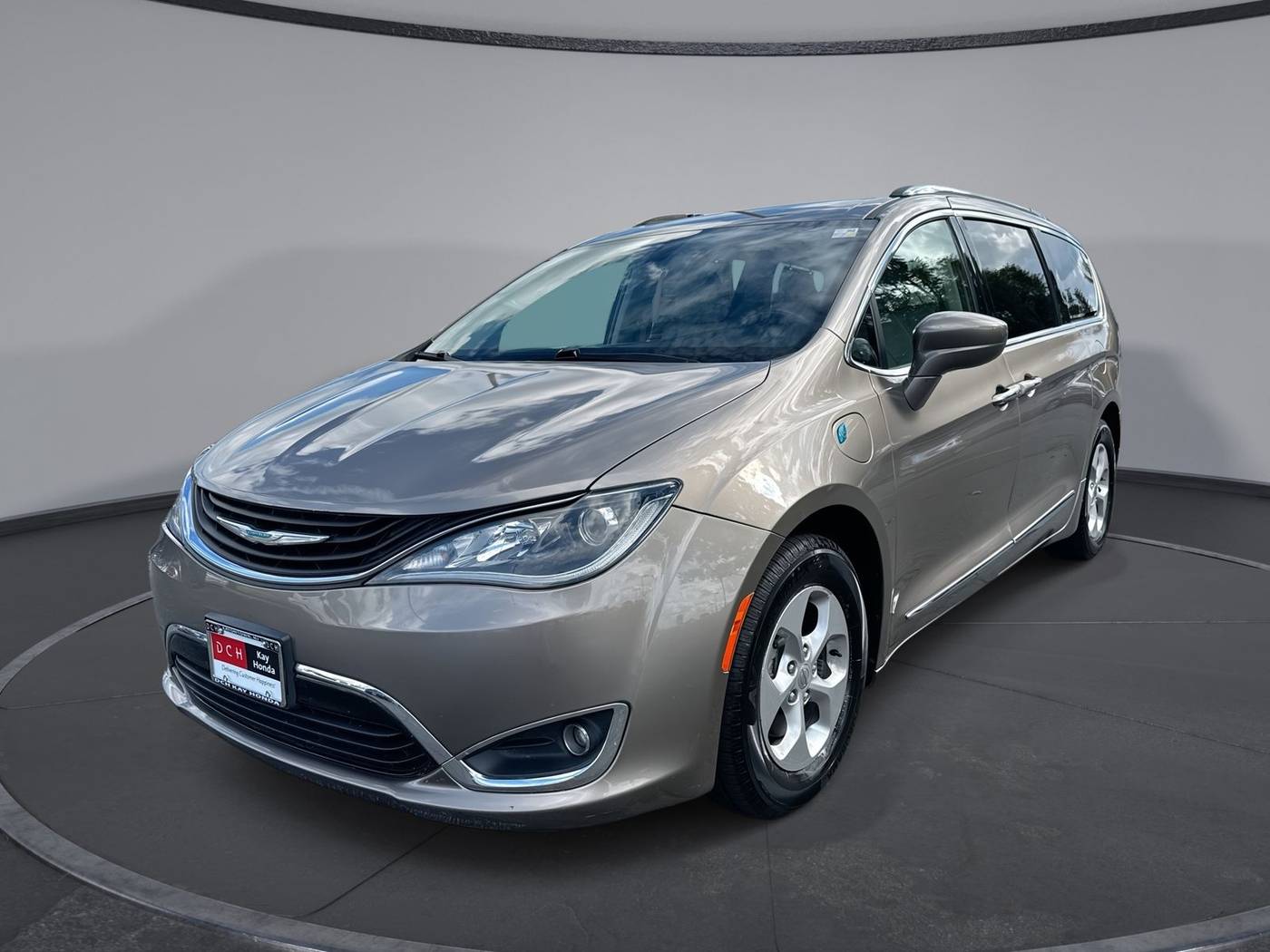 2018 Chrysler Pacifica Hybrid Touring L — Minivan — 112,369 mi — Eatontown, NJ