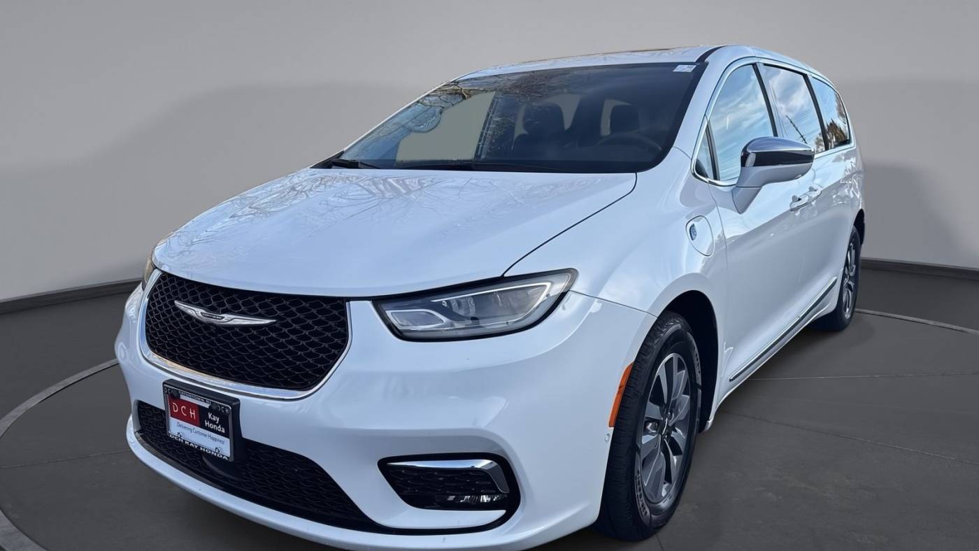 2022 Chrysler Pacifica Hybrid Limited — Minivan — 57,768 mi — Eatontown, NJ