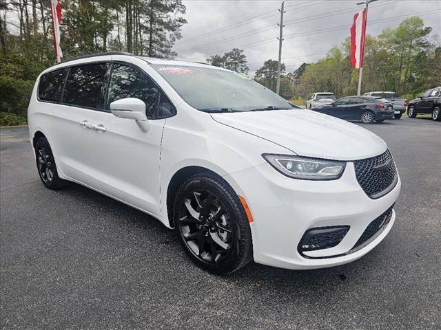 2022 Chrysler Pacifica Limited — Minivan — 32,861 mi — New Bern, NC
