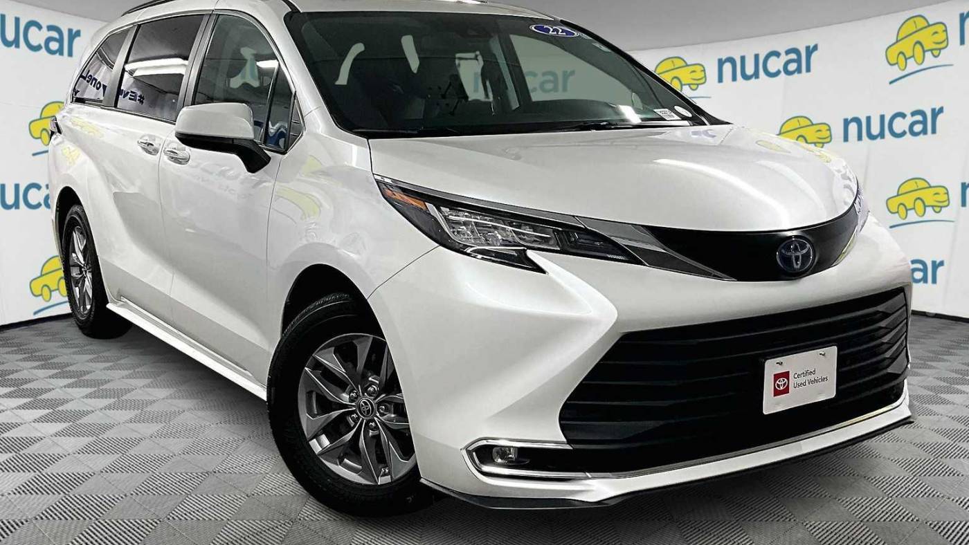 2022 Toyota Sienna XLE — Minivan — 54,196 mi — Norwood, MA