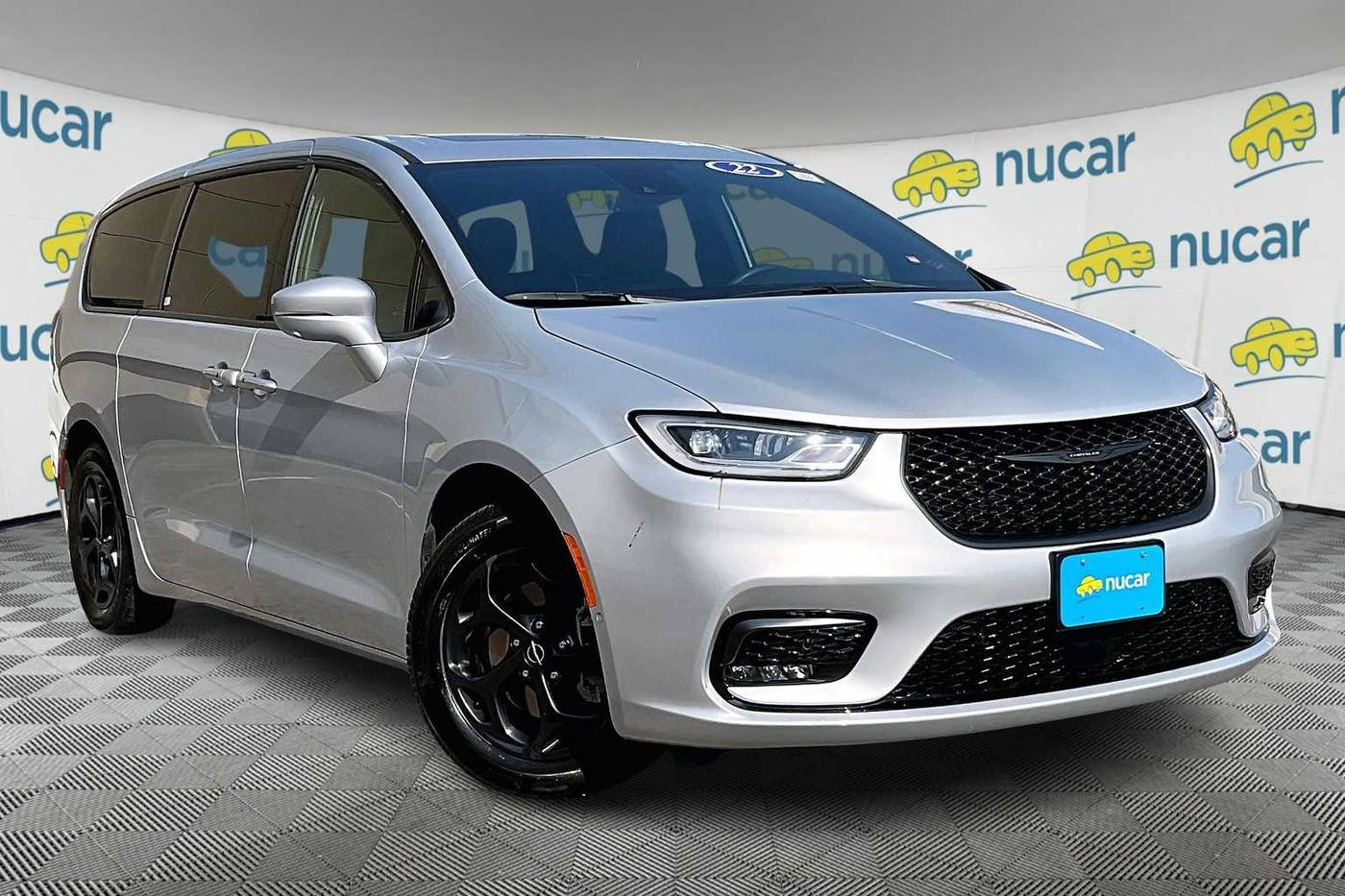 2022 Chrysler Pacifica Hybrid Limited — Minivan — 35,392 mi — Norwood, MA