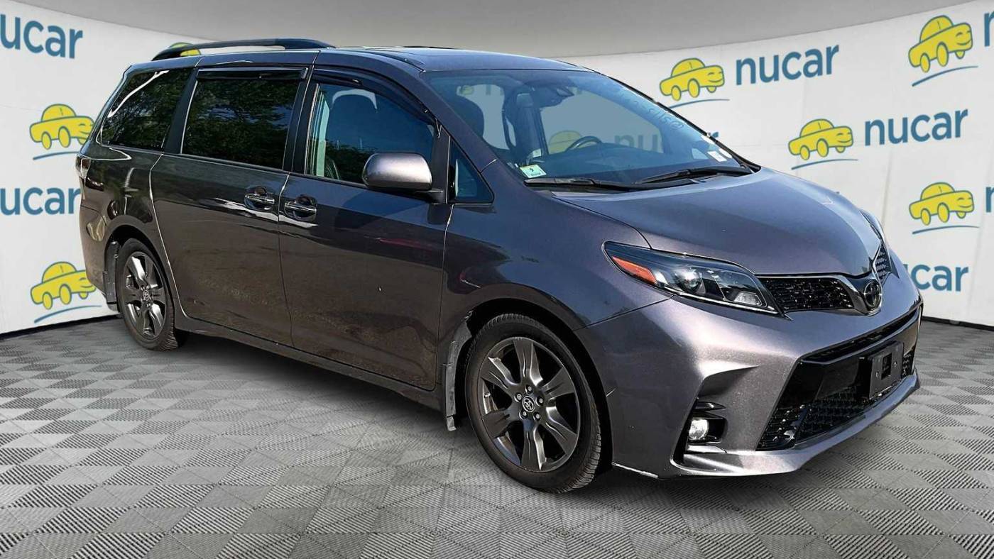 2020 Toyota Sienna SE