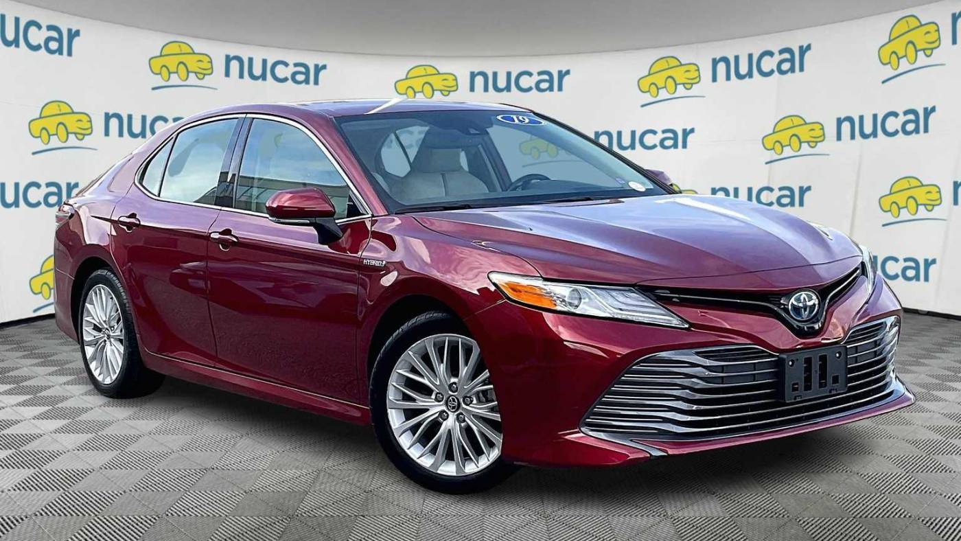 2019 Toyota Camry Hybrid XLE — Sedan — 39,864 mi — Norwood, MA