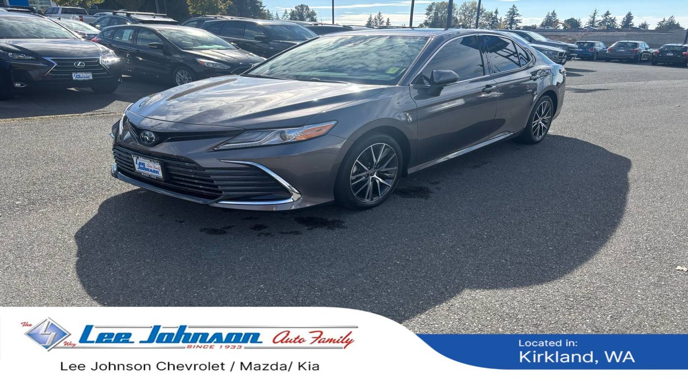 2023 Toyota Camry Hybrid XLE — Sedan — 30,137 mi — Kirkland, WA
