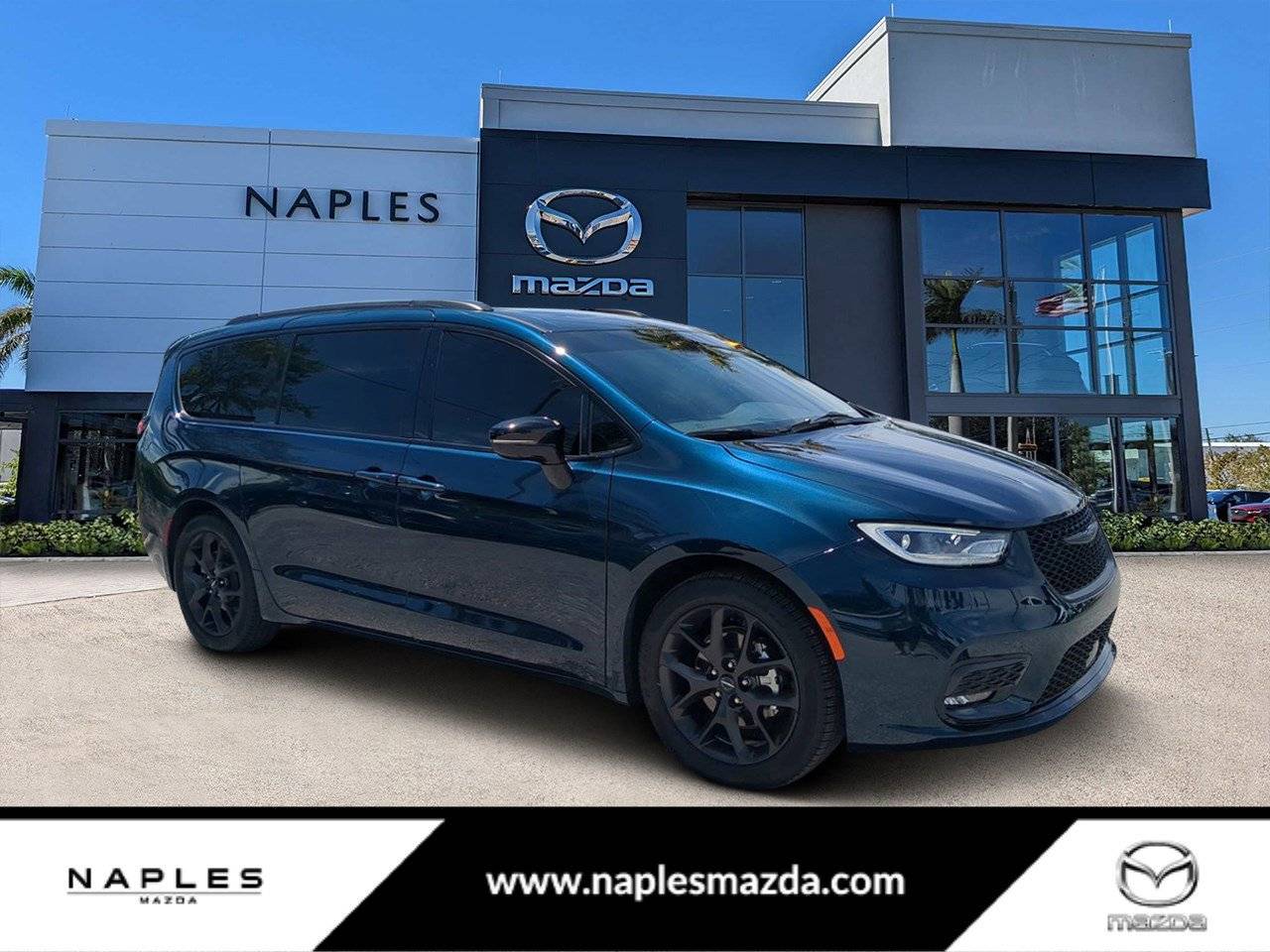 2025 Chrysler Pacifica Limited — Minivan — 4,141 mi — Naples, FL