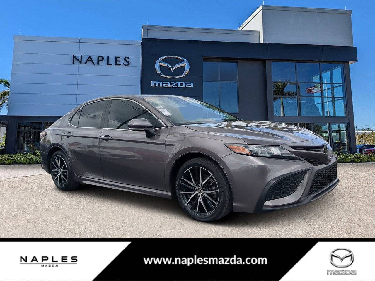 2022 Toyota Camry SE — Sedan — 28,481 mi — Naples, FL