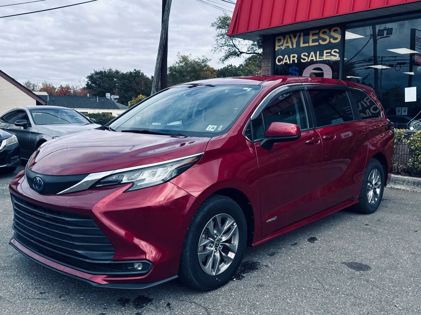 2021 Toyota Sienna LE — Minivan — 61,300 mi — South Amboy, NJ