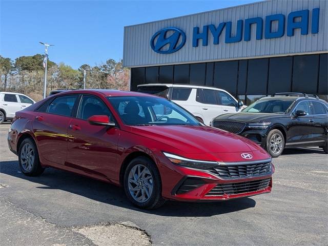 2024 Hyundai Elantra Hybrid Blue — Sedan — 12,912 mi — New Bern, NC