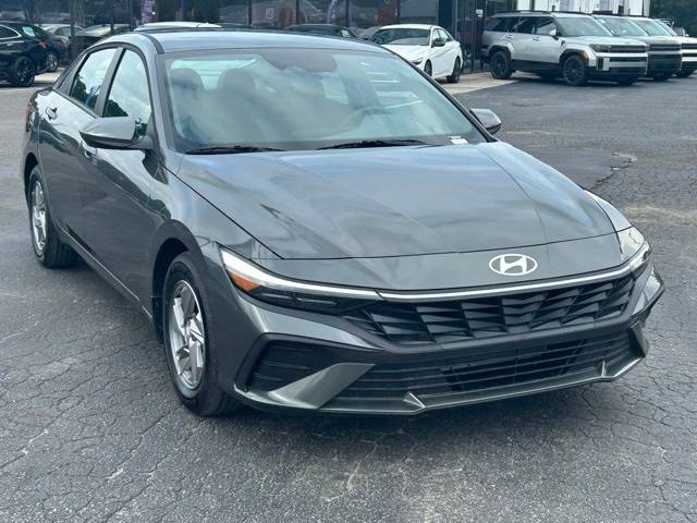 2025 Hyundai Elantra SE — Sedan — 2,090 mi — New Bern, NC