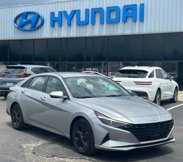 2022 Hyundai Elantra SEL — Sedan — 16,281 mi — New Bern, NC