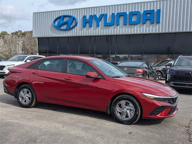 2025 Hyundai Elantra SE — Sedan — 3,006 mi — New Bern, NC