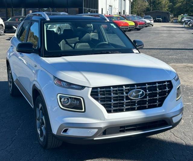 2023 Hyundai Venue Limited — SUV — 17,294 mi — New Bern, NC