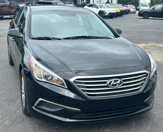 2017 Hyundai Sonata SE — Sedan — 82,212 mi — New Bern, NC