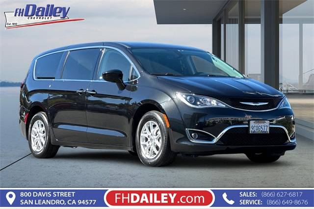 2020 Chrysler Pacifica Touring — Minivan — 18,252 mi — San Leandro, CA