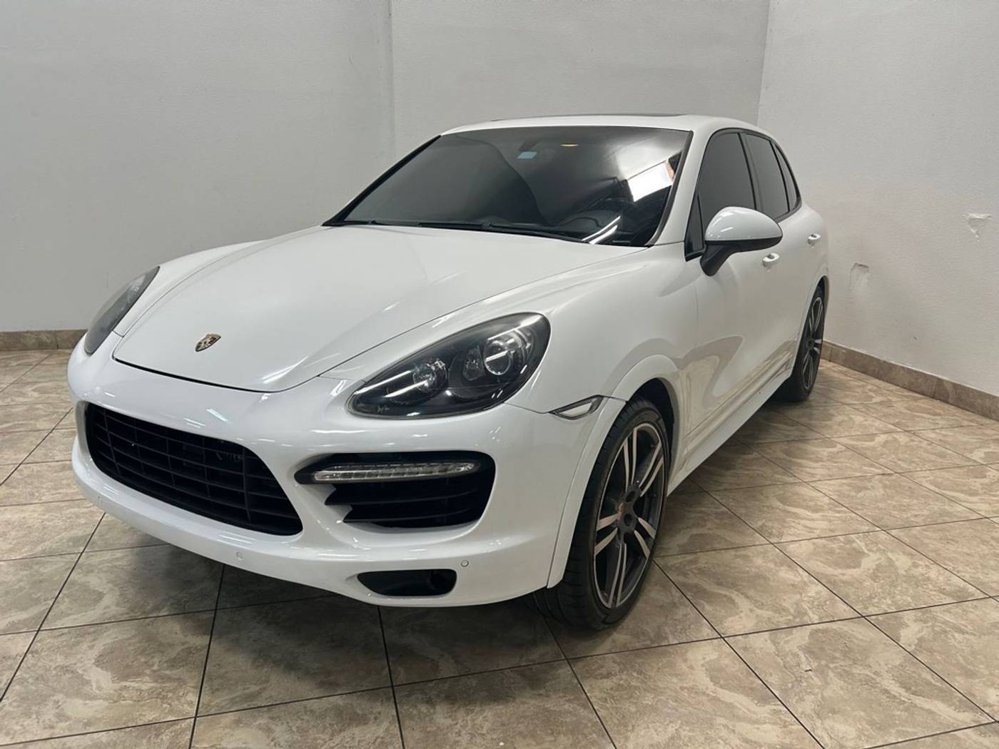 2014 Porsche Cayenne GTS
