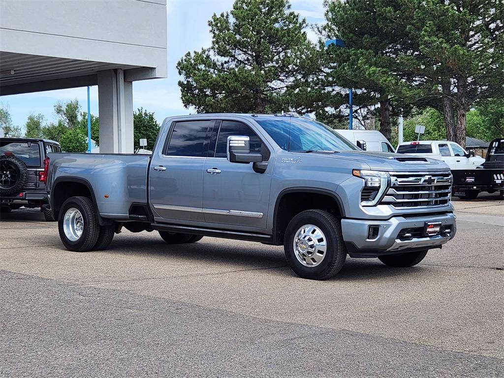2025 Chevrolet Silverado 3500HD High Country — Pickup Truck — 6,188 mi — Longmont, CO