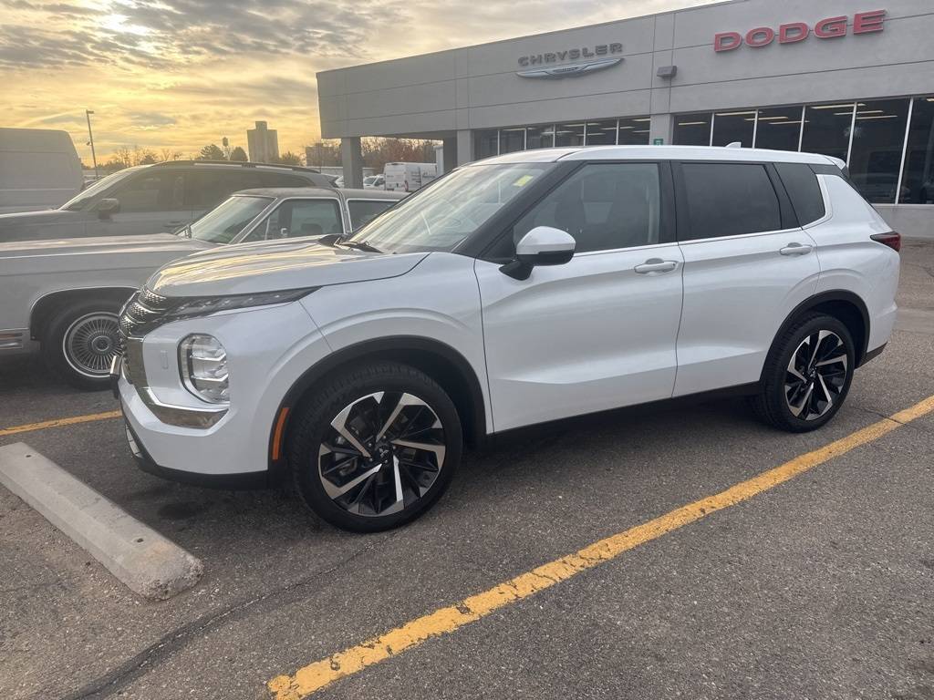 2022 Mitsubishi Outlander ES — SUV — 71,076 mi — Longmont, CO