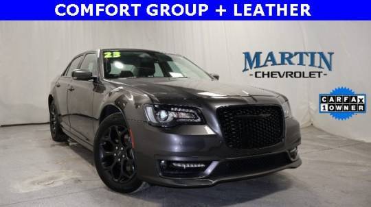 2023 Chrysler 300 Touring L — Sedan — 14,270 mi — Crystal Lake, IL