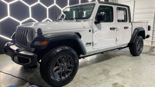 2023 Jeep Gladiator Sport — Pickup Truck — 7,935 mi — Charlotte, NC