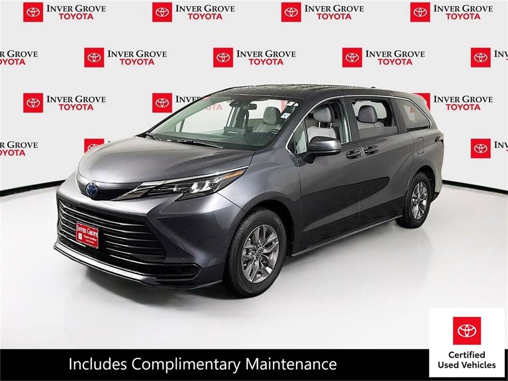 2025 Toyota Sienna LE — Minivan — 25,044 mi — Inver Grove, MN