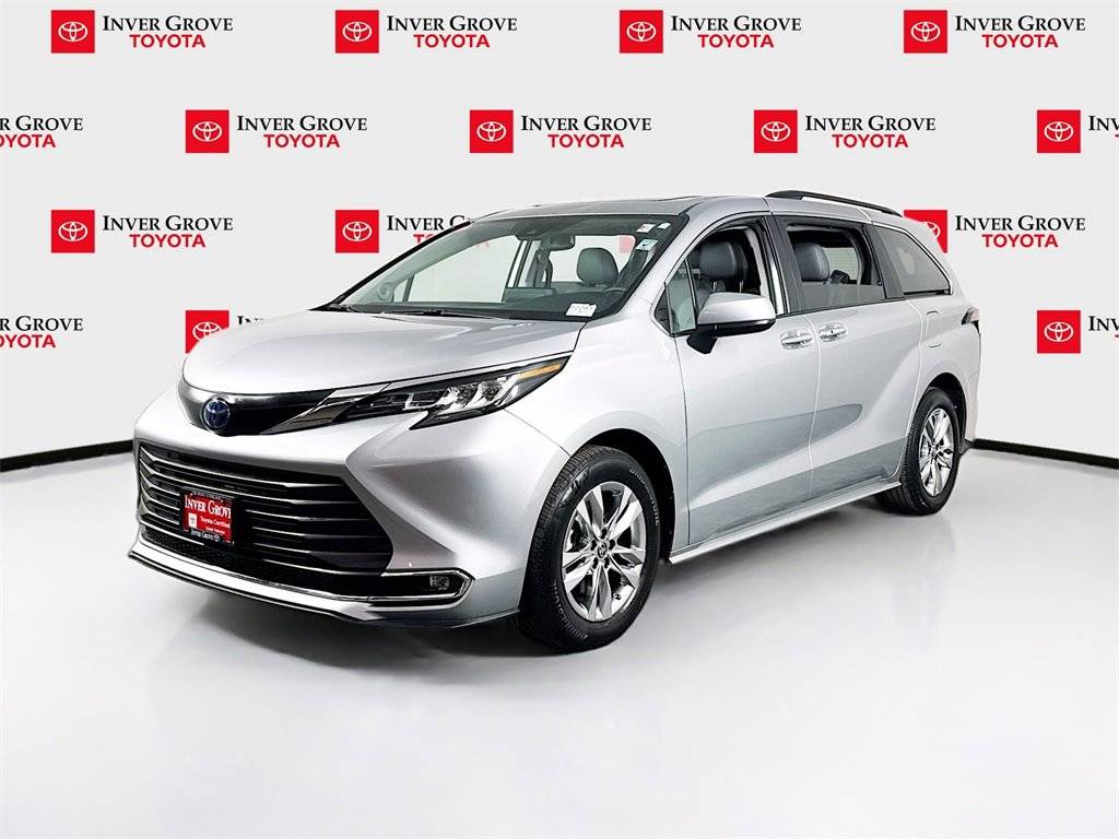 2023 Toyota Sienna XLE — Minivan — 12,056 mi — Inver Grove, MN