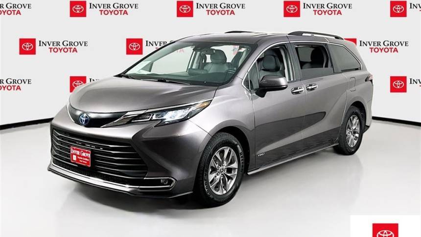 2021 Toyota Sienna XLE — Minivan — 62,560 mi — Inver Grove, MN